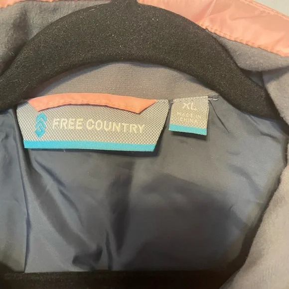 Free Country Charcoal and light pink puffer vest. - Picture 3 of 9